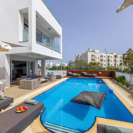 Villa Fig Tree Bay Residences 5