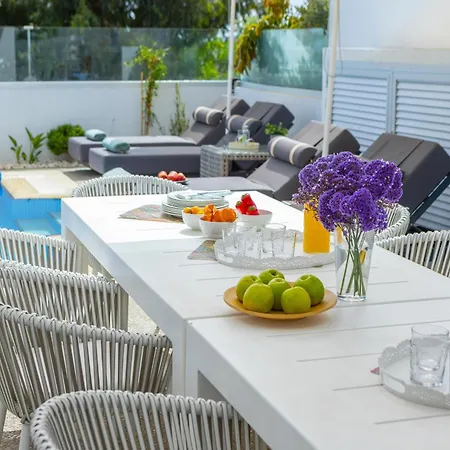 Villa Fig Tree Bay Residences 5