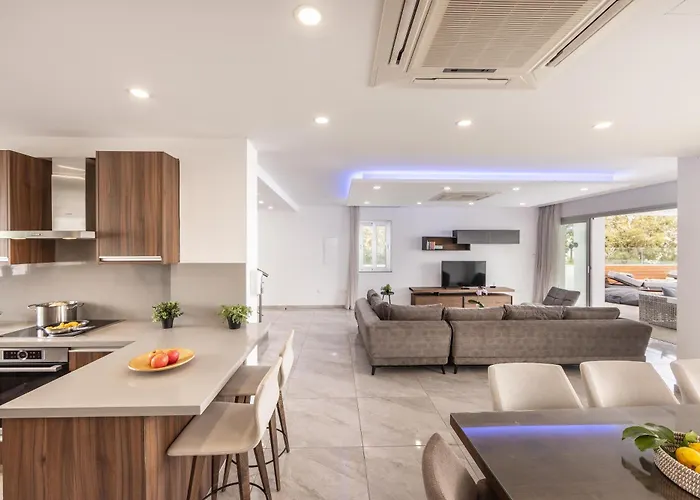 Villa Fig Tree Bay Residences 5