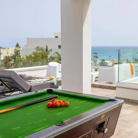 Willa Fig Tree Bay Residences 5 *