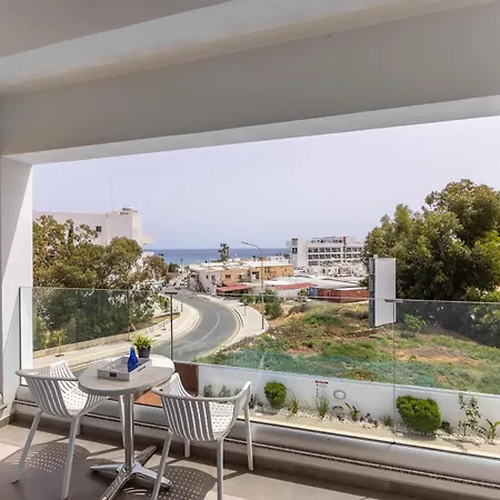 Willa Fig Tree Bay Residences 5 *