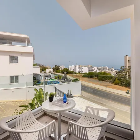 Willa Fig Tree Bay Residences 5 *
