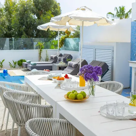 Willa Fig Tree Bay Residences 5 *