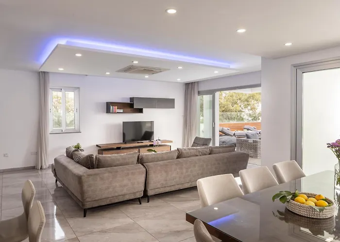 Villa Fig Tree Bay Residences 5