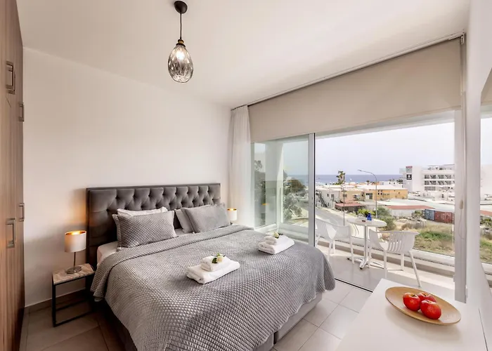 Fig Tree Bay Residences 5 بروتاراس