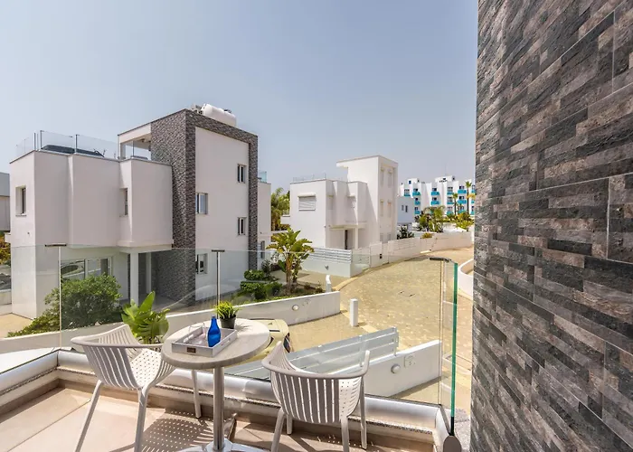 فيلة Fig Tree Bay Residences 5 بروتاراس